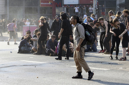 '#BlockG20 – colour the red zone!' Demonstration in Hamburg