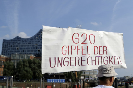 '#BlockG20 – colour the red zone!' Demonstration in Hamburg