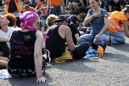 '#BlockG20 – colour the red zone!' Demonstration in Hamburg