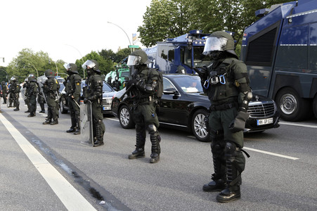 '#BlockG20 – colour the red zone!' Demonstration in Hamburg