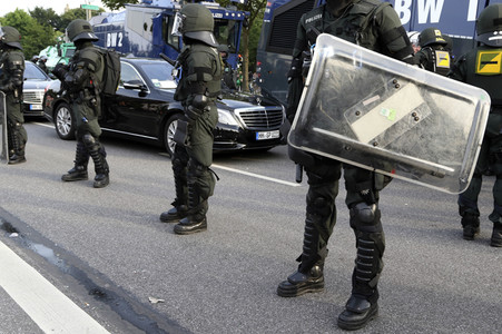 '#BlockG20 – colour the red zone!' Demonstration in Hamburg