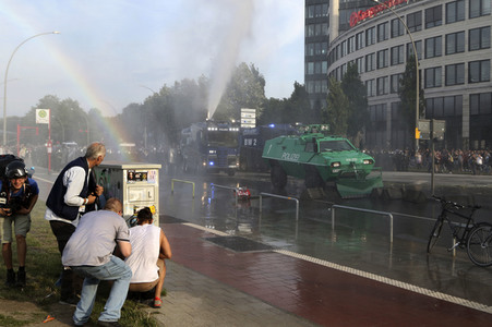 '#BlockG20 – colour the red zone!' Demonstration in Hamburg