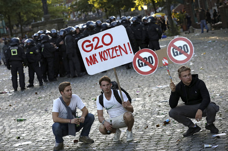 'G20 Welcome to Hell' Demo in Hamburg