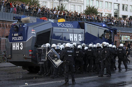 'G20 Welcome to Hell' Demo in Hamburg