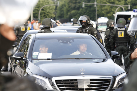 Wagenkolonnenblockade beim G20-Gipfel in Hamburg