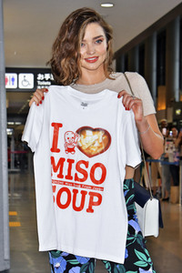 Ankunft von Miranda Kerr in Narita