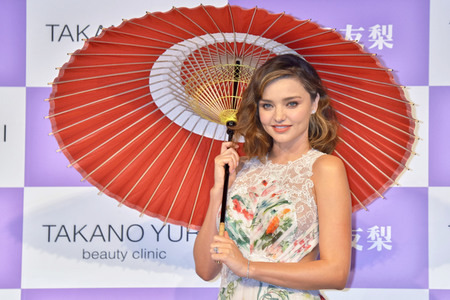 Yuri Takano Beauty Clinic Promotion in Tokio