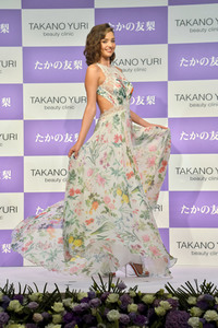 Yuri Takano Beauty Clinic Promotion in Tokio