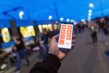 Symbolfoto Handy Ticket