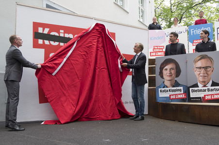 Vorstellung der Bundestagswahlplakte der Linken in Berlin