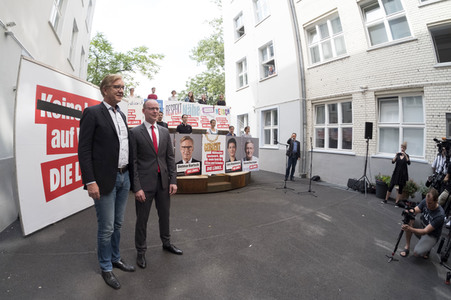 Vorstellung der Bundestagswahlplakte der Linken in Berlin