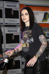 Autogrammstunde von Amy Macdonald in Hamburg