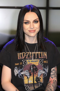 Autogrammstunde von Amy Macdonald in Hamburg