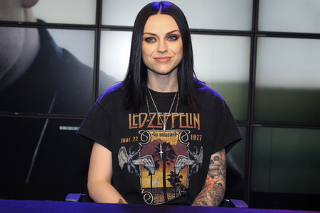 Autogrammstunde von Amy Macdonald in Hamburg