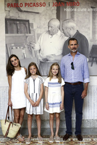 Die spanische Königsfamilie besucht Miró Ausstellung in Sóller
