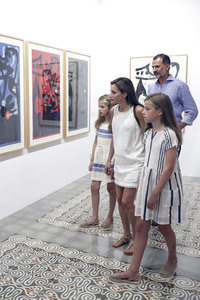 Die spanische Königsfamilie besucht Miró Ausstellung in Sóller