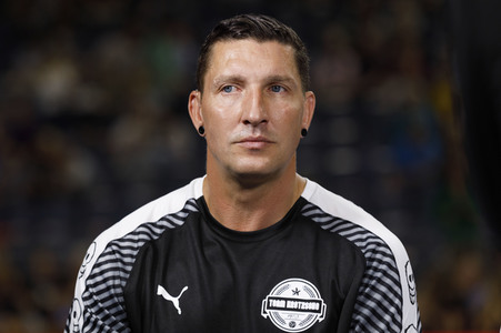 Handballspiel THW Kiel vs. FC Barcelona Lassa in Köln