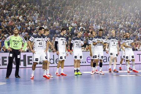 Handballspiel THW Kiel vs. FC Barcelona Lassa in Köln