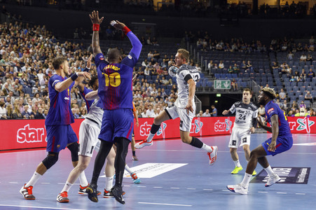 Handballspiel THW Kiel vs. FC Barcelona Lassa in Köln