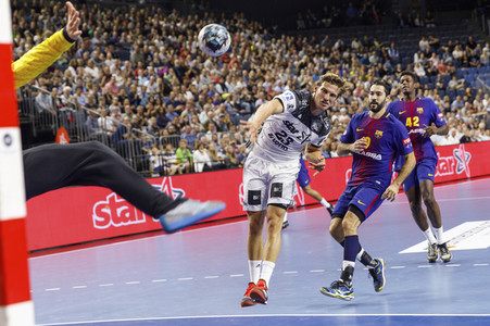 Handballspiel THW Kiel vs. FC Barcelona Lassa in Köln