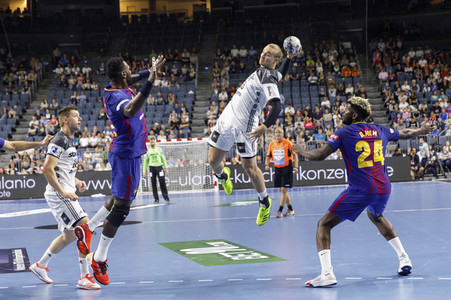Handballspiel THW Kiel vs. FC Barcelona Lassa in Köln