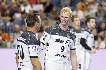 Handballspiel THW Kiel vs. FC Barcelona Lassa in Köln