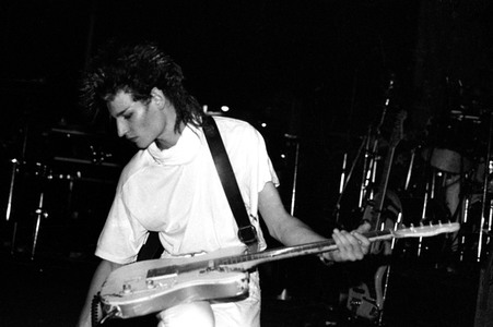 Konzert von Tones on Tail in London