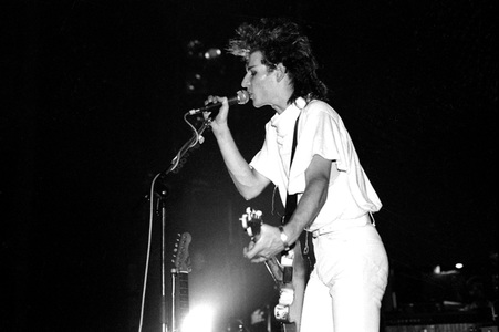 Konzert von Tones on Tail in London