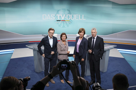 Fototermin 'Das TV-Duell: Merkel - Schulz' in Berlin