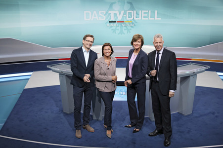 Fototermin 'Das TV-Duell: Merkel - Schulz' in Berlin