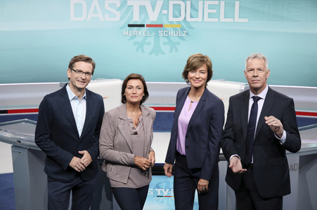 Fototermin 'Das TV-Duell: Merkel - Schulz' in Berlin