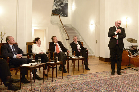 Gesprächsrunde in der Villa Hammerschmidt in Bonn