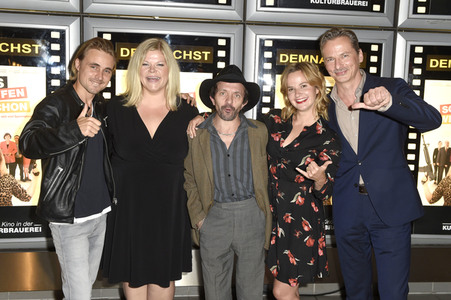 Filmpremiere 'Das schaffen wir schon' in Berlin