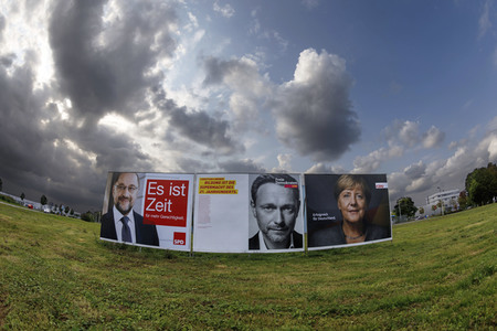Bundestagswahlkampf-Plakate in Krefeld