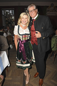 Hofbräu Festzelt Krugvorstellung 2017 in München