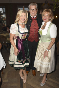 Hofbräu Festzelt Krugvorstellung 2017 in München