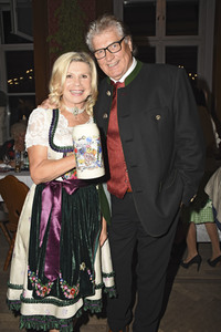Hofbräu Festzelt Krugvorstellung 2017 in München
