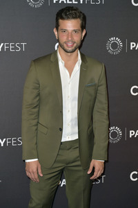 Serienscreening 'Dynasty', 11. Paleyfest Fall TV Previews in Beverly Hills