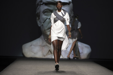 Ana Locking Fashion Show auf der Mercedes-Benz Fashion Week Madrid SS 2018