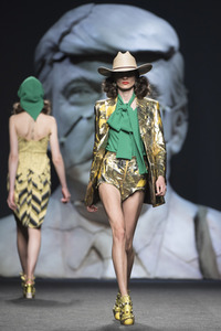 Ana Locking Fashion Show auf der Mercedes-Benz Fashion Week Madrid SS 2018