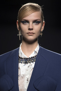 Ana Locking Fashion Show auf der Mercedes-Benz Fashion Week Madrid SS 2018
