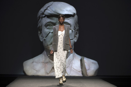 Ana Locking Fashion Show auf der Mercedes-Benz Fashion Week Madrid SS 2018