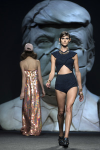 Ana Locking Fashion Show auf der Mercedes-Benz Fashion Week Madrid SS 2018