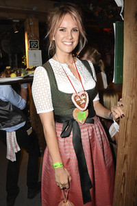 Oktoberfest 2017 Eröffnungsabend in der Käfer Wiesn-Schänke in München
