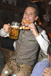 Oktoberfest 2017 Eröffnungsabend in der Käfer Wiesn-Schänke in München