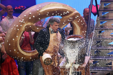 TV-Show 'Dirndl! Fertig! Los! Die Oktoberfestshow 2017' in München