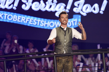 TV-Show 'Dirndl! Fertig! Los! Die Oktoberfestshow 2017' in München