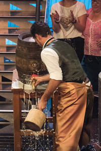 TV-Show 'Dirndl! Fertig! Los! Die Oktoberfestshow 2017' in München