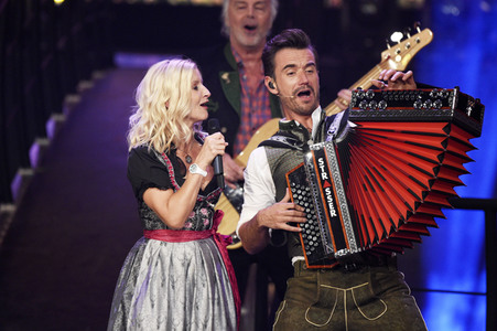 TV-Show 'Dirndl! Fertig! Los! Die Oktoberfestshow 2017' in München