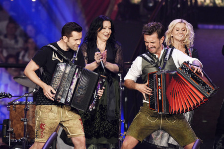 TV-Show 'Dirndl! Fertig! Los! Die Oktoberfestshow 2017' in München